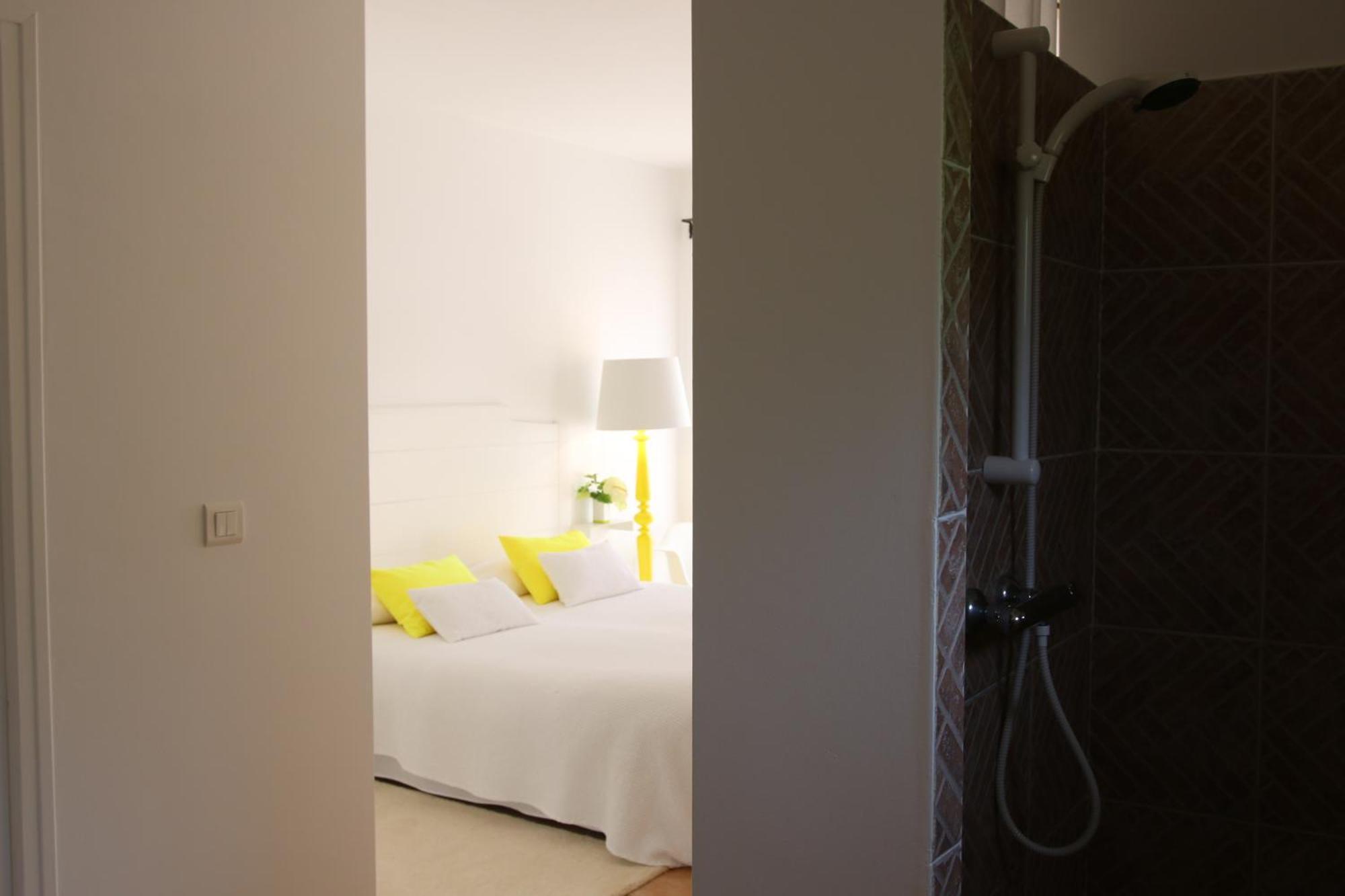 Le Relais D'Angelique Acomodação com café da manhã Lunel  Quarto foto